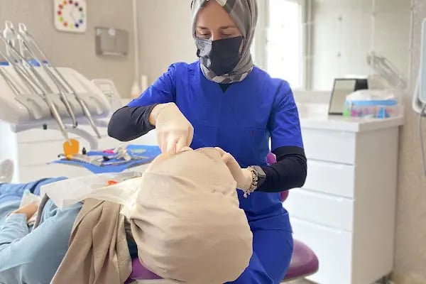 Uzm.Dt. Büşra Özdemiray Diş hekimi - Resim 8