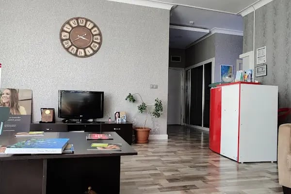 Uzm.Dt. Büşra Özdemiray Diş hekimi - Resim 2