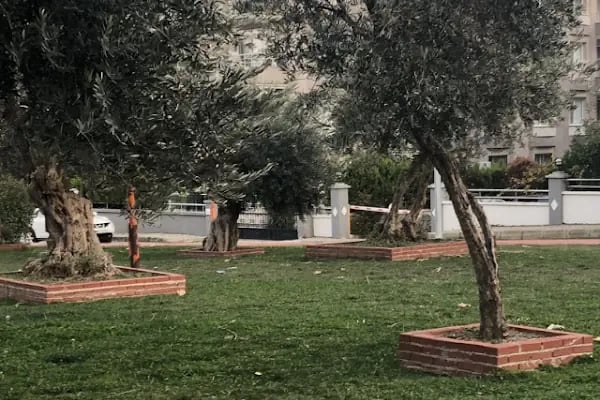 Gazi Umur Bey Parkı - Resim 2