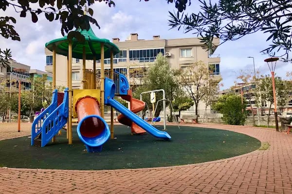 Gazi Umur Bey Parkı - Resim 3