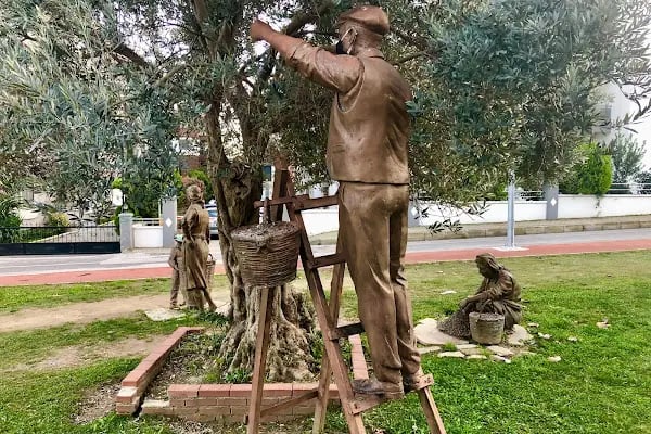 Gazi Umur Bey Parkı - Resim 10
