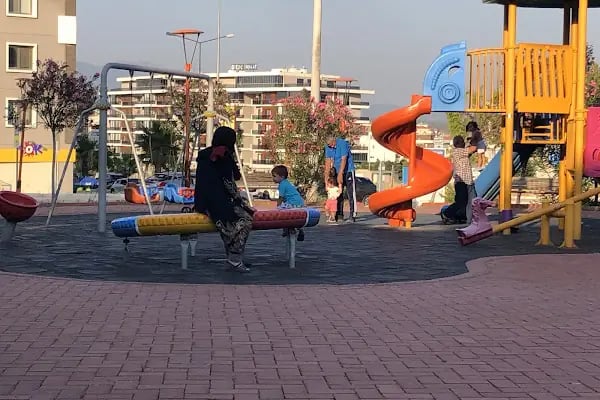 Gazi Umur Bey Parkı - Resim 14