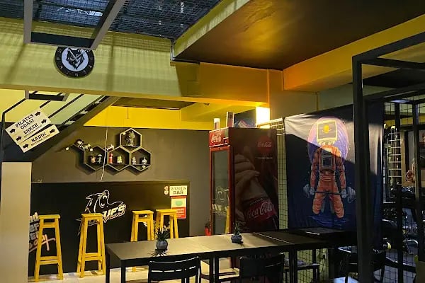 WOLVES SPORTS CLUB - Resim 7