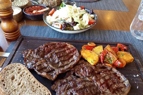 Fikret Kebap Steak House (Türkmenbaşı) - Resim 11