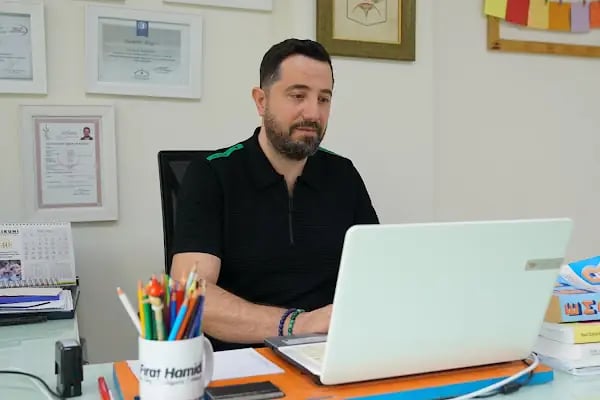 Dr. Öğr Üyesi Uzm. Dr. Fırat Hamidi - Çocuk ve Genç Psikiyatri Uzmanı - Resim 2