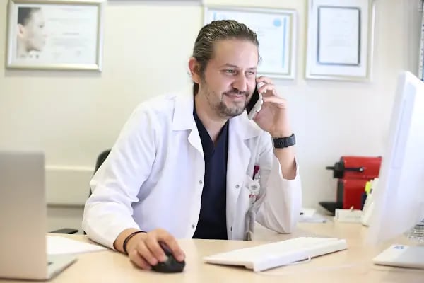 Doç.Dr. Ahmet Altıntaş I Kapalı Burun Estetiği - Resim 7