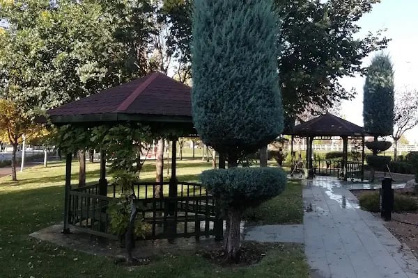 Ladikli Ahmet Hüdai Parkı - Resim 15