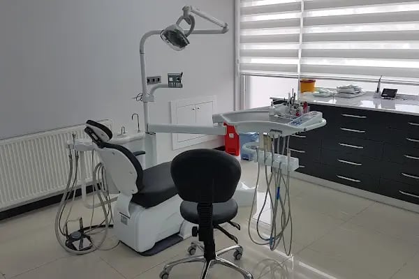 AG Dent Ağız ve Diş Sağlığı Kliniği - Dt. Gökhan Arslanpınar - Resim 3