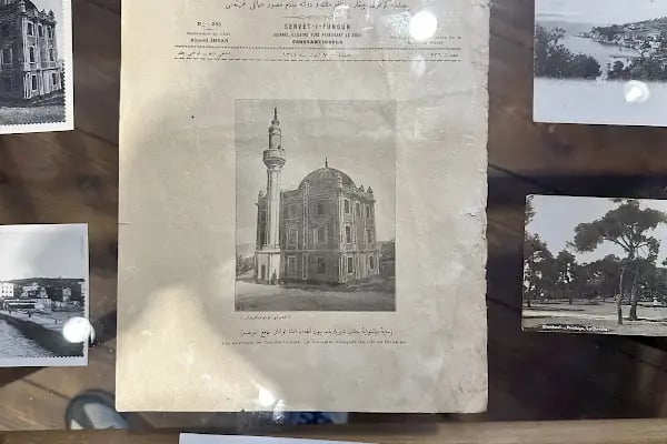 Büyükada Edebiyat Müze Kütüphanesi - Resim 16