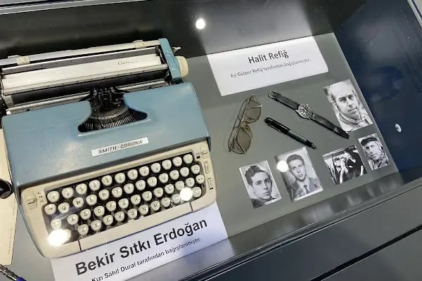 Büyükada Edebiyat Müze Kütüphanesi - Resim 9