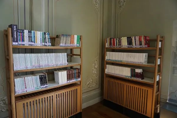 Büyükada Edebiyat Müze Kütüphanesi - Resim 6