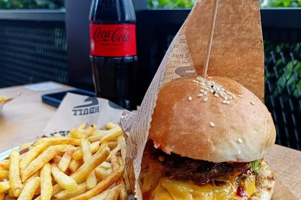 THE BULL BURGER - Resim 4