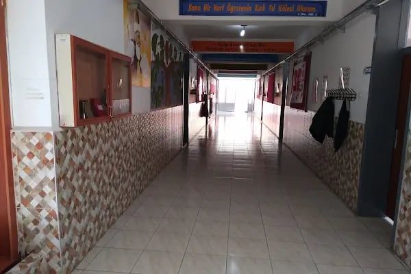 Akkise Fatih İmam Hatip Ortaokulu - Resim 2