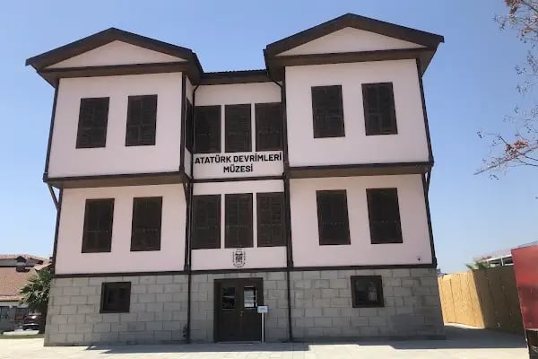 Atatürk Devrimleri Müzesi - Resim 14