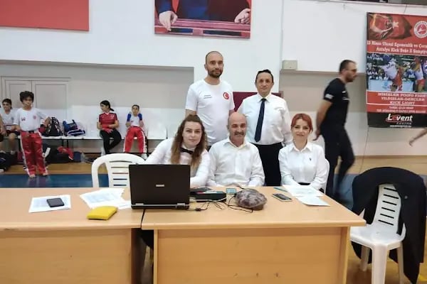 Döşemealtı Spor Salonu - Resim 20