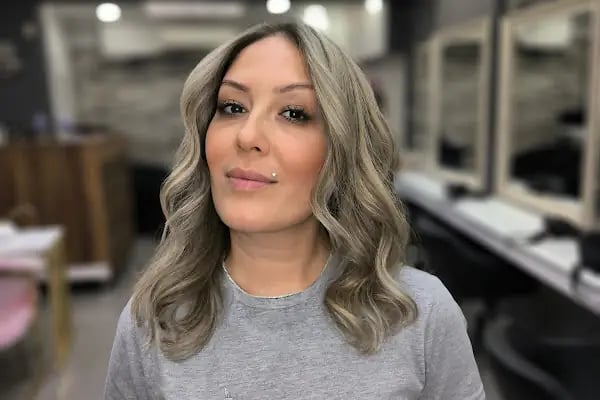 Yılmaz İpek Hair & Makeup Studio - Resim 19