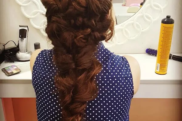 Yılmaz İpek Hair & Makeup Studio - Resim 17