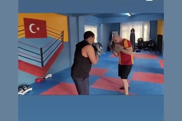 YEMEN FIGHT CLUB DÖVÜŞ SANATLARI EĞİTİM MERKEZİ - Resim 15