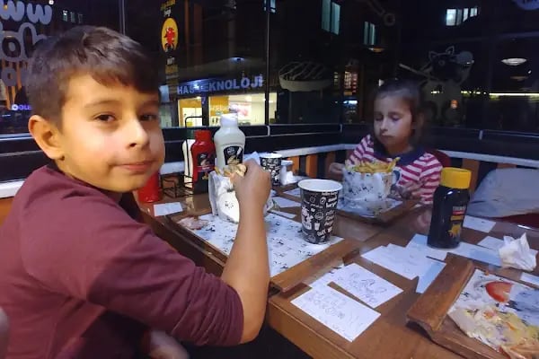 ZİLLİ ÖKÜZ Home Made Hamburger - Resim 9