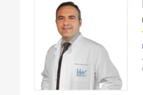 Doç. Dr. Emre İnözü Burun Estetiği-Meme Estetiği-Liposuction - Resim 2