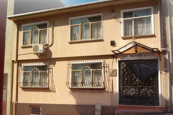 İzmit Protestan Kilisesi - Resim 1