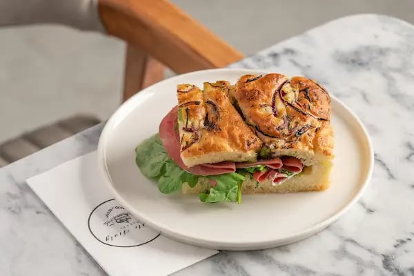 Little Italy Bakery - Resim 7