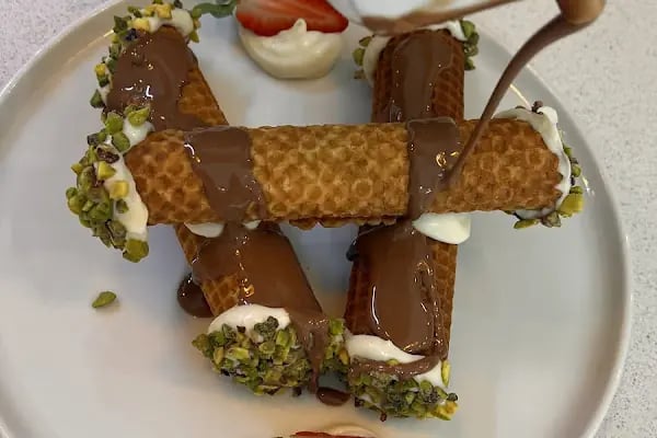 Little Italy Bakery - Resim 19