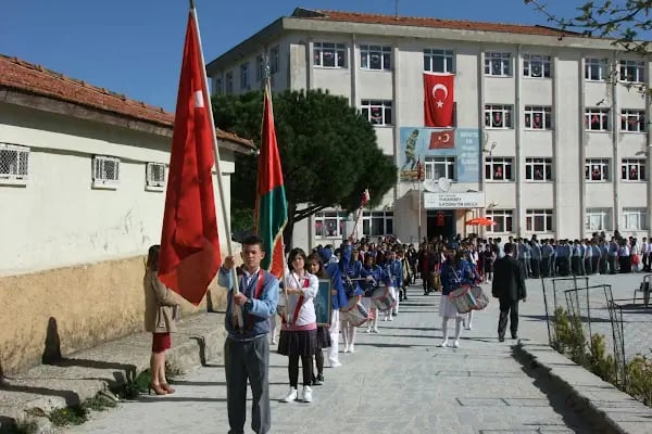Yukarıbey Ortaokulu - Resim 1