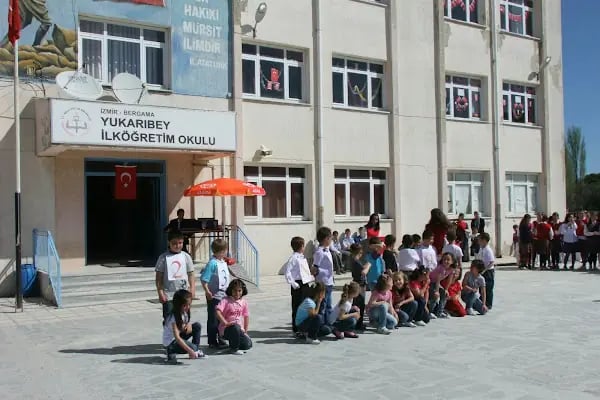 Yukarıbey Ortaokulu - Resim 4