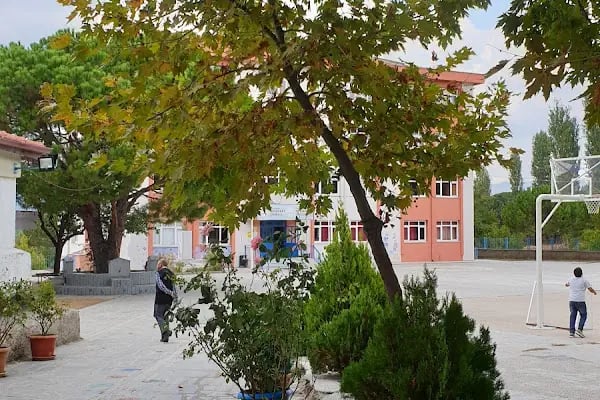 Yukarıbey Ortaokulu - Resim 14