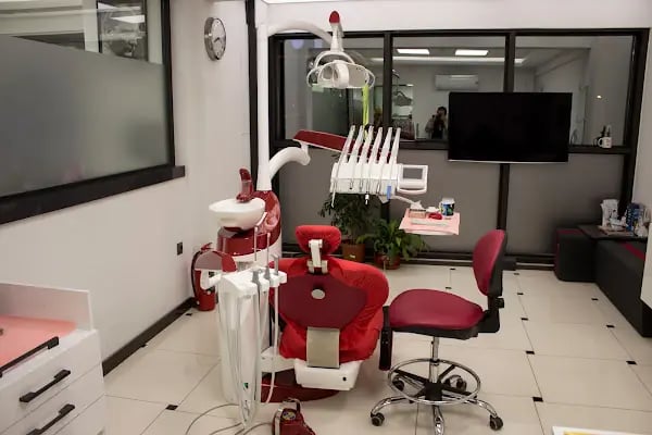 İzmir-Buca-Dt.Uğur Erçiftci-Özel Dentasey-Ağız ve Diş Sağlığı Polikliniği- Diş Hekimi (Doktoru) - İmplant--Protez - Resim 3