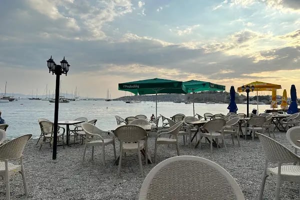 Penguen Cafe Restaurant - Resim 3
