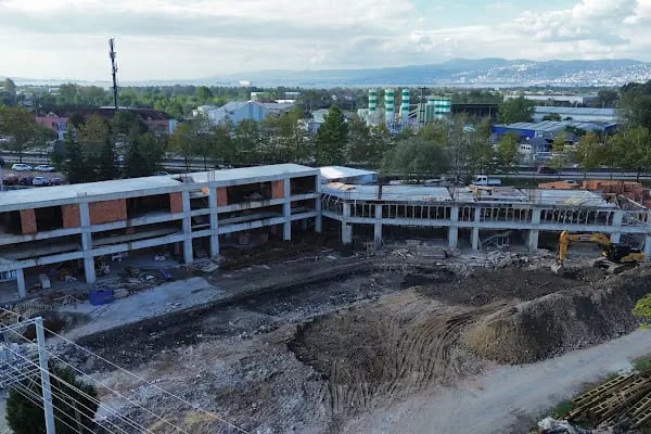 Başiskele Ticaret Merkezi - Oto Galerileri ve Çalışma Ofisleri - Resim 2
