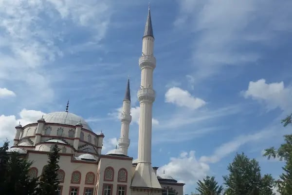 Güneşli Merkez Camii ve Kur'an Kursu - Resim 2