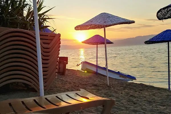 Emirhan Beach - Resim 18