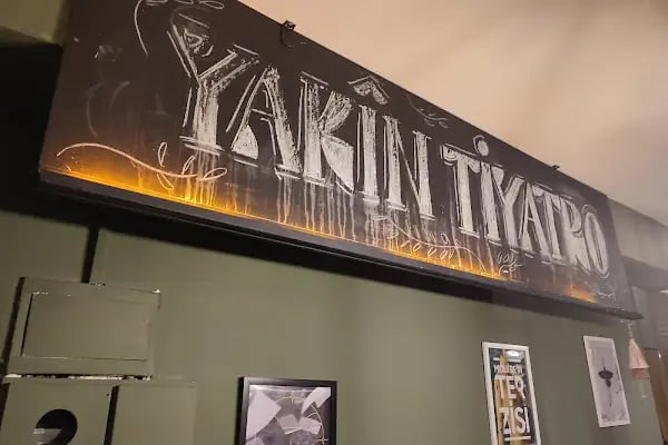 Yakîn Tiyatro - Resim 16