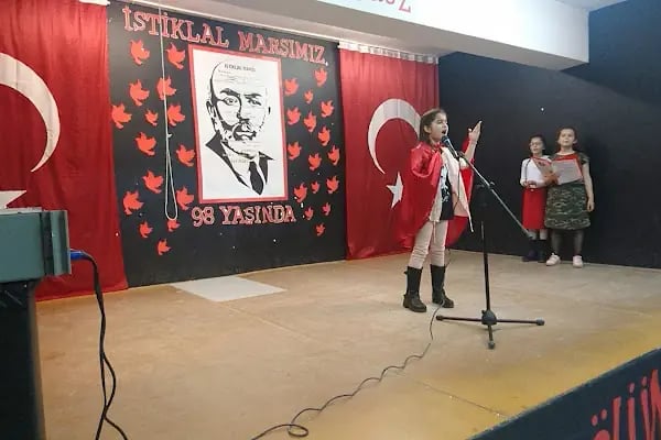 Kapaklı Cumhuriyet İlköğretim Okulu - Resim 3
