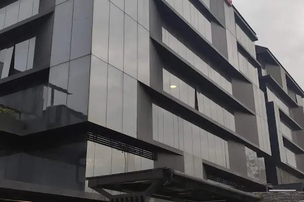 İstanbul Sağlık ve Teknoloji Üniversitesi - Resim 18