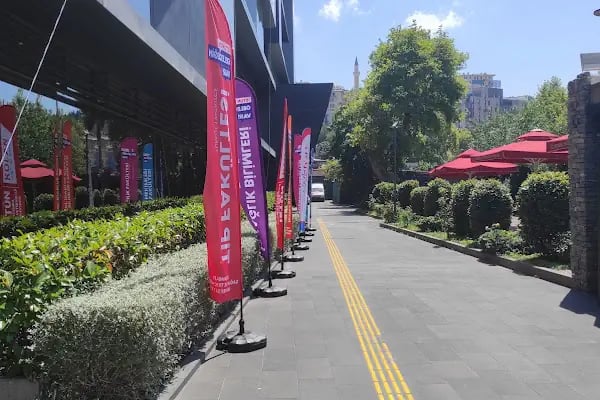 İstanbul Sağlık ve Teknoloji Üniversitesi - Resim 8