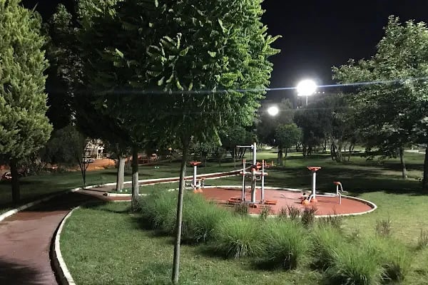 Balçova belediyesi adalet ve demokrasi parkı - Resim 17
