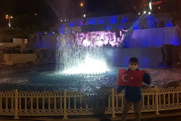 Balçova belediyesi adalet ve demokrasi parkı - Resim 13