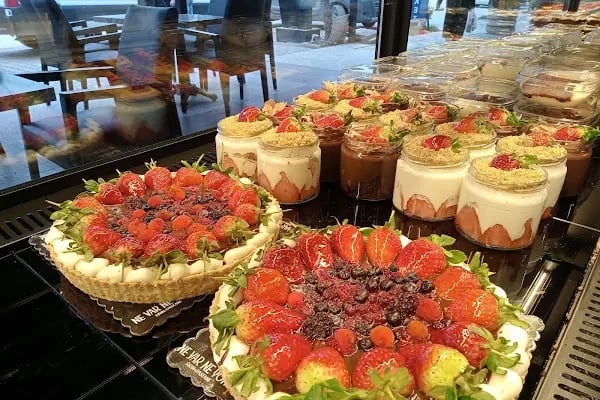 Ne var Ne yok Fırın Pastane Kafe - Resim 10