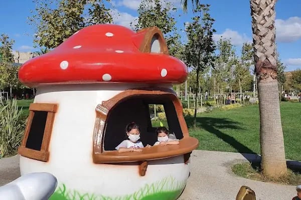Tuzla Belediyesi Şelale Eğitim Parkı - Resim 1