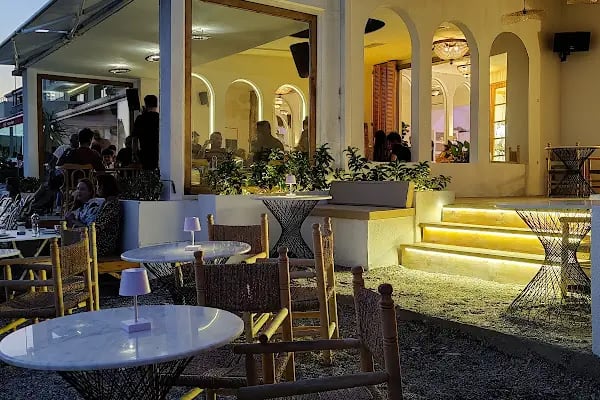 Cool beach cafe - Resim 14