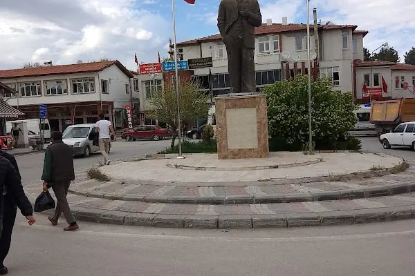 Akçadağ Atatürk Anıtı - Resim 2