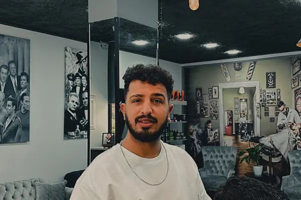 Enes Demirkol Hair Design Erkek Kuaförü - Resim 2