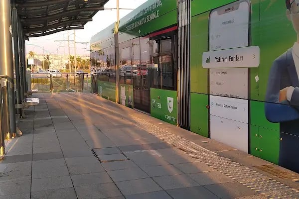 Üçkuyular Tramvay Durağı - Resim 6