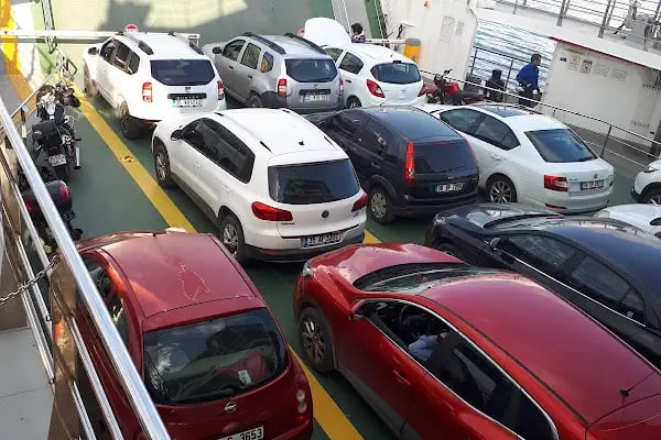 Üçkuyular Tramvay Durağı - Resim 14