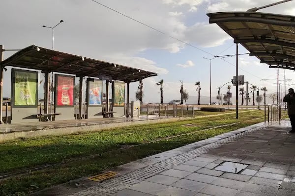 Üçkuyular Tramvay Durağı - Resim 5
