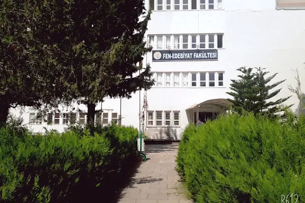 Çukurova Üniversitesi Fen-Edebiyat Fakültesi - Resim 3